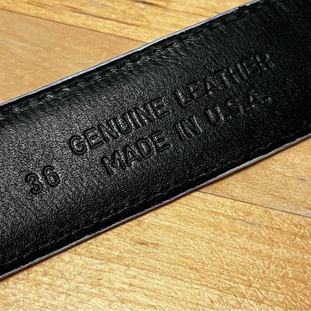 White genuine leather belt 36 (leather strap 40” length) zoom in for signs wear - Picture 4 of 5